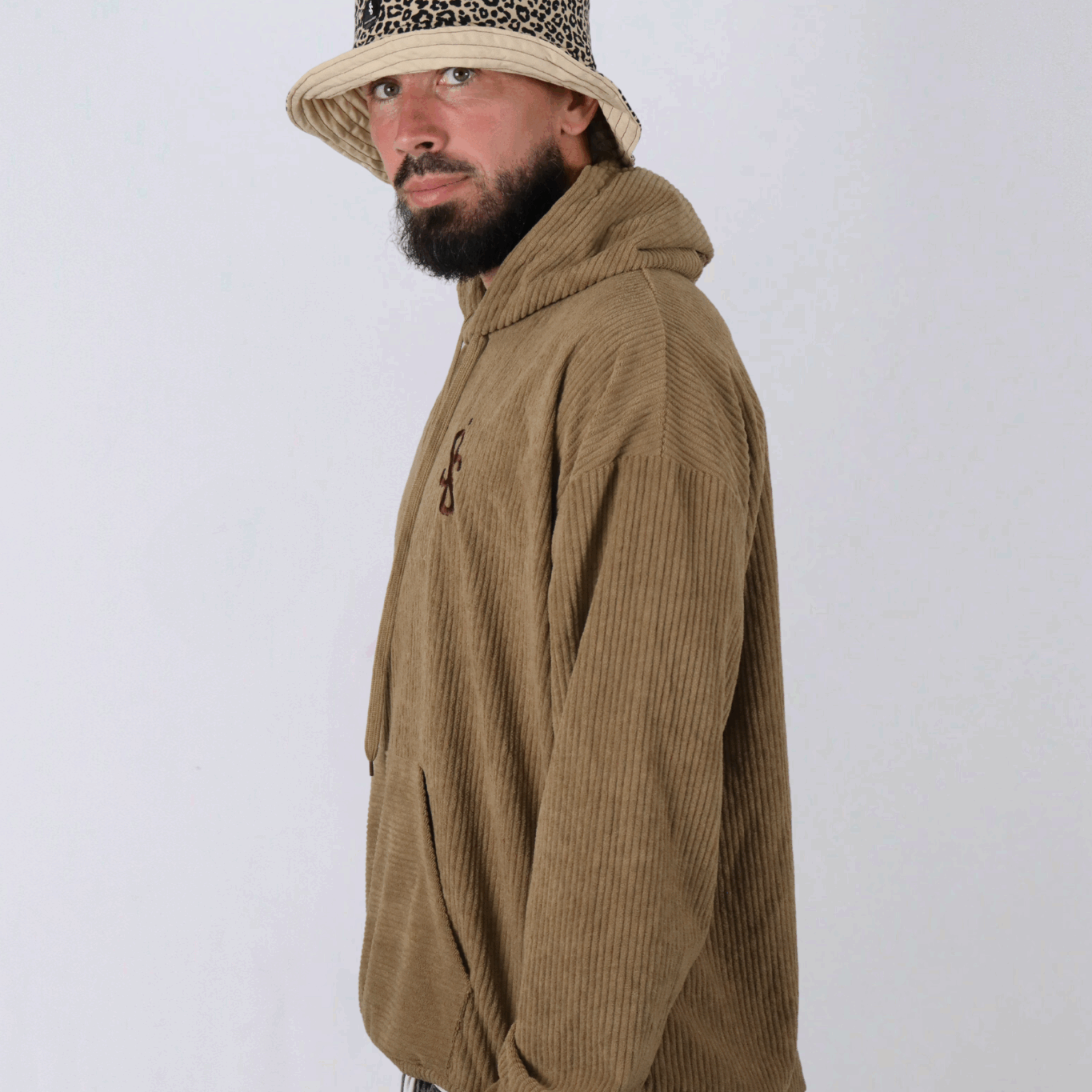 SIS VelourCraft – Pull en Velours Côtelé Beige