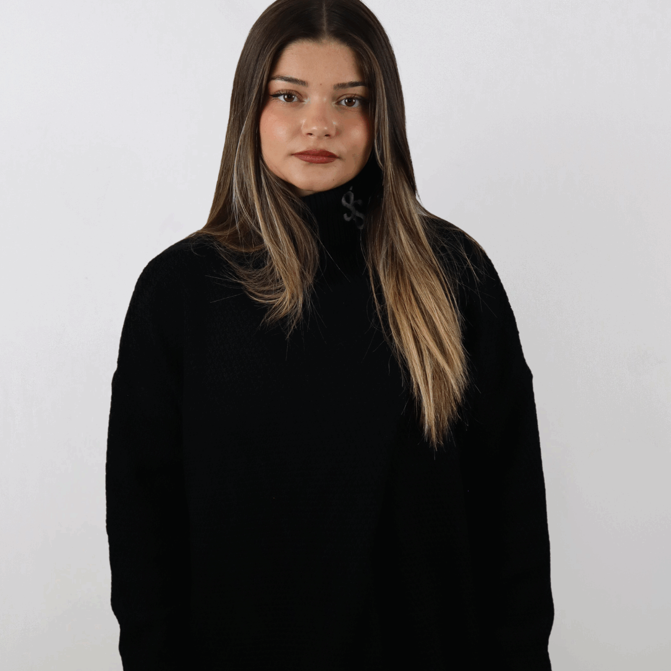SIS Midnight Grace – Pull Col Roulé