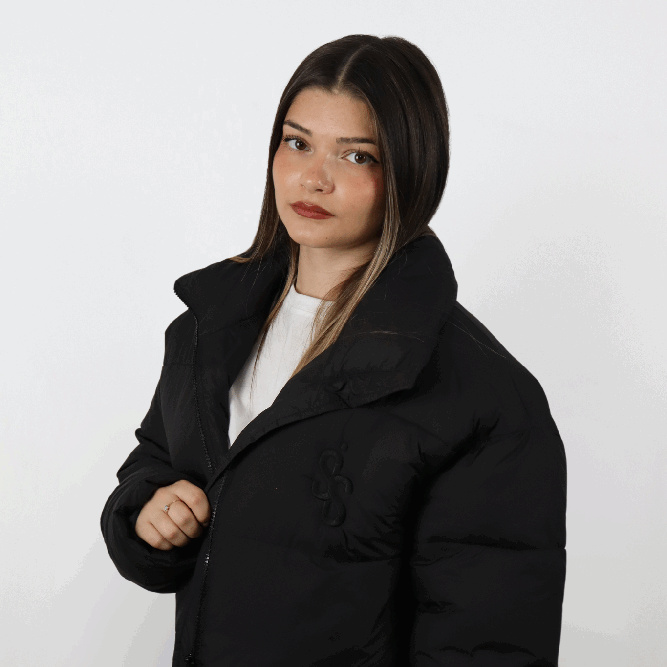 SIS BlackNova – Doudoune Noire Coupe Courte